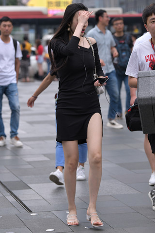 街拍黑色裙女神