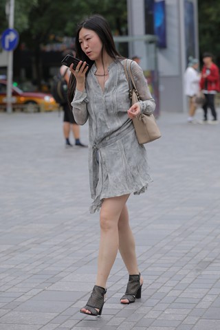 美腿美眉