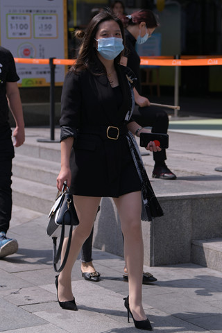 高跟鞋肉丝袜美女