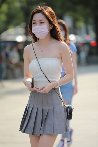 JK超短裙美眉