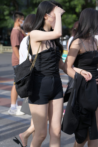 极品美腿高跟鞋小姐姐