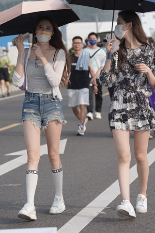 美女姐妹