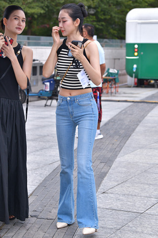 牛仔长裤美女