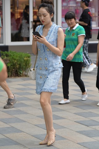 丸子头小姐姐
