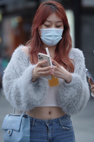 牛仔裤小妹