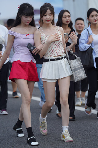 美女小姐姐春晓