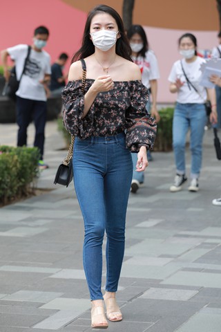 超爱牛仔裤美女