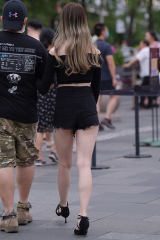 大白腿美眉