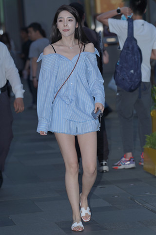 美腿小姐姐