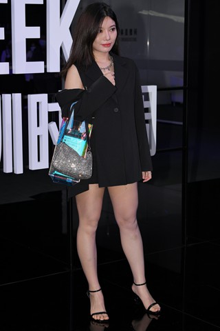 时装周美腿美女