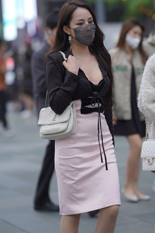 街拍淡粉色裙，超薄r丝美姐