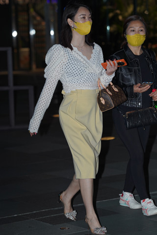 韵味的高跟美女
