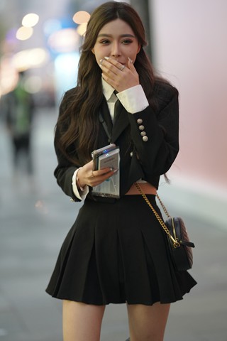 网袜美眉